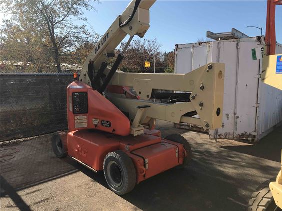 2011 JLG E400AJPN Boom Lift