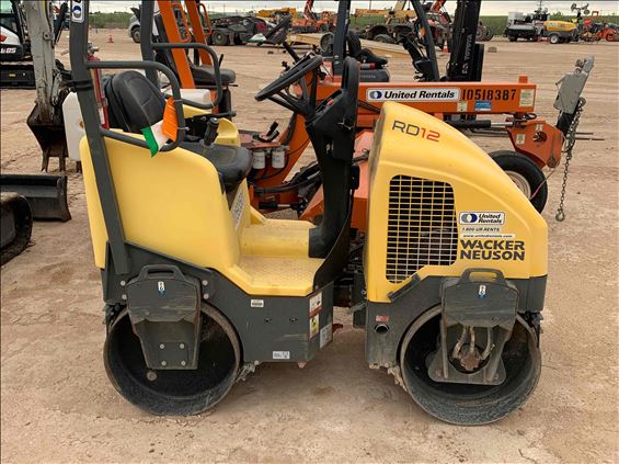 2017 Wacker Neuson RD 12A-90 Ride-On Roller