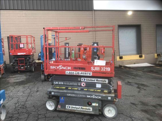 2013 Skyjack SJIII3219 Scissor Lift