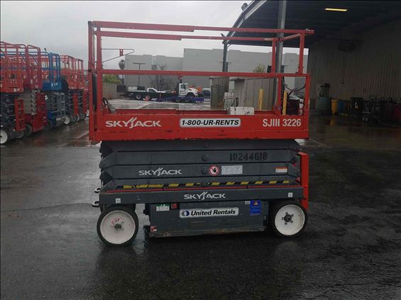 2014 Skyjack SJIII3226 Scissor Lift