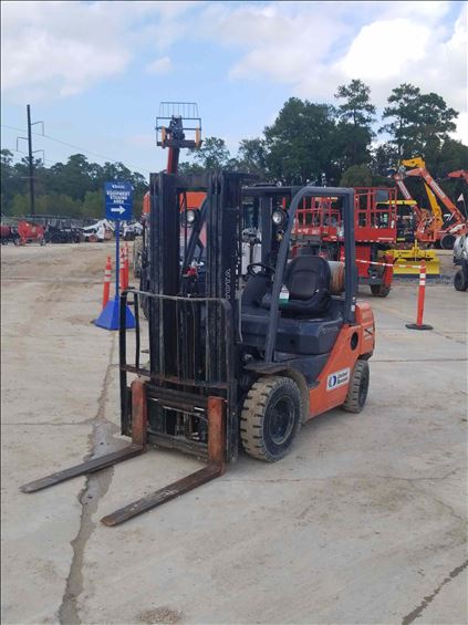 2013 Toyota 8FGU25 Warehouse Forklift