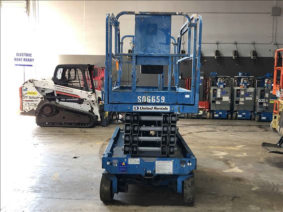 2013 Genie GS-3246 Scissor Lift