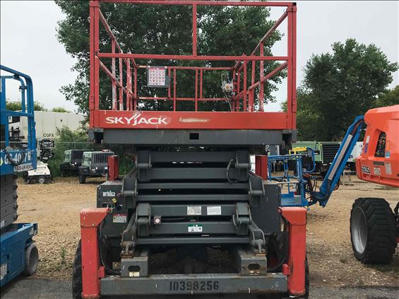2015 Skyjack SJ8841RT Scissor Lift