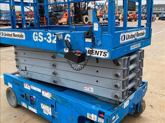 2014 Genie GS-3246 Scissor Lift