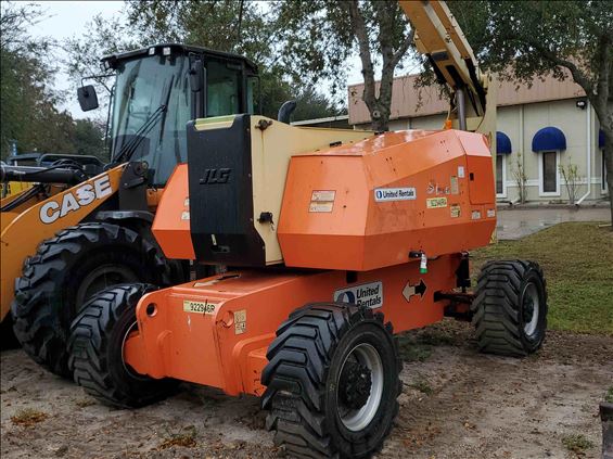 2012 JLG 800AJ