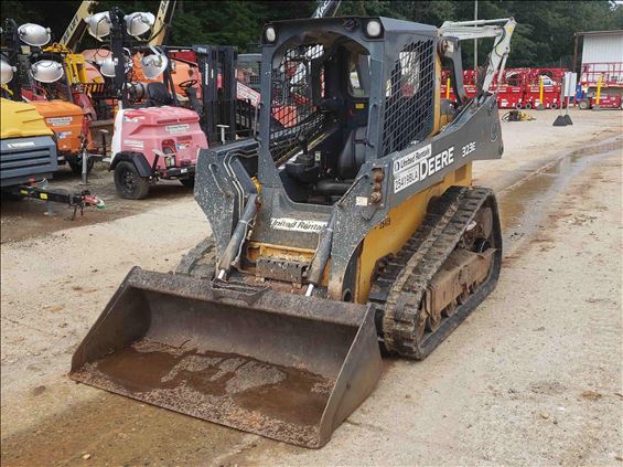 2015 John Deere 323E