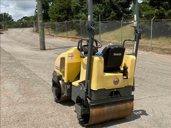 2017 Wacker Neuson RD 12A-90 Ride-On Roller