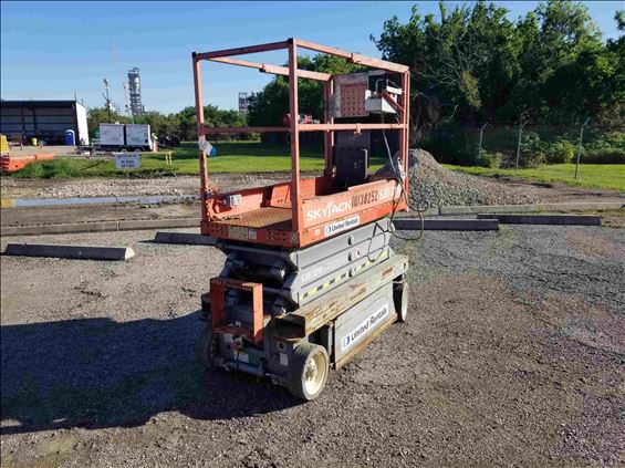 2013 Skyjack SJIII3219 Scissor Lift