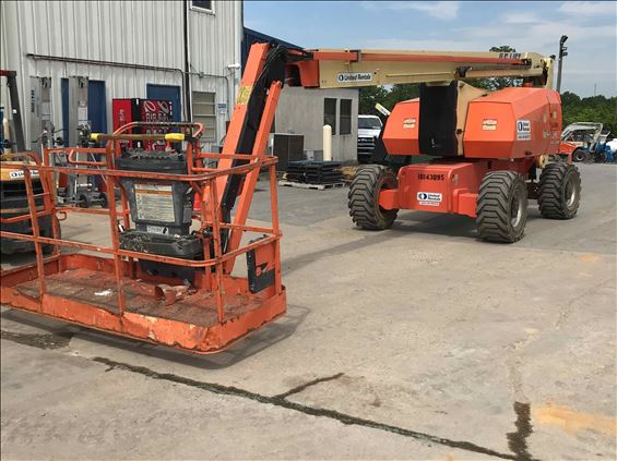 2013 JLG 800AJ