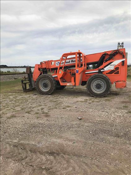2014 SKYTRAK 10054 Rough Terrain Forklift