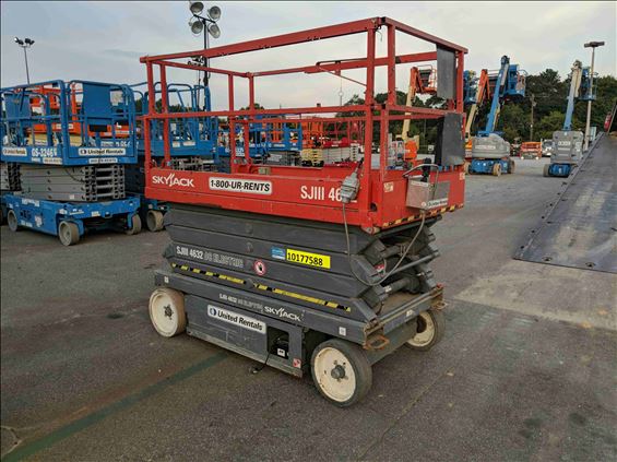 2013 Skyjack SJIII4632 Scissor Lift