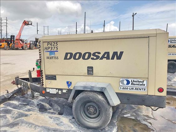 2014 Doosan P425/HP375WCUT4 Air Compressor