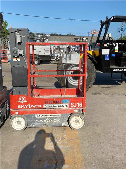 2015 Skyjack SJ16 Scissor Lift