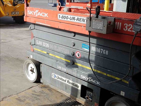 2013 Skyjack SJIII3226 Scissor Lift