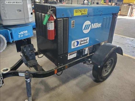 2018 Miller Welders Big Blue 300R Welder