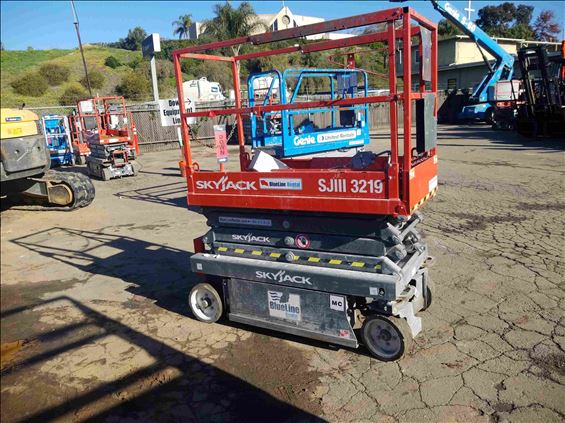 2016 Skyjack SJIII3219 Scissor Lift