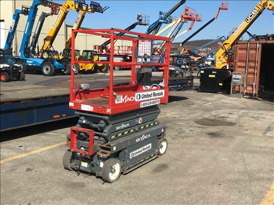 2014 Skyjack SJIII3219 Scissor Lift