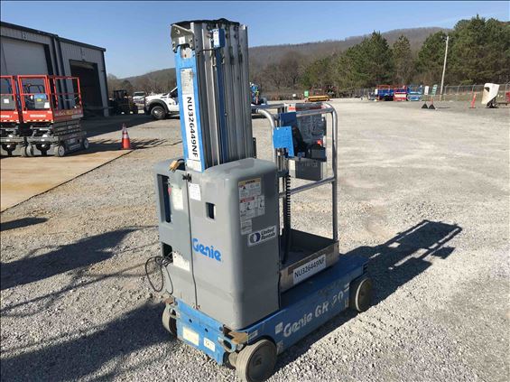 2013 Genie GR-20 Vertical Lift