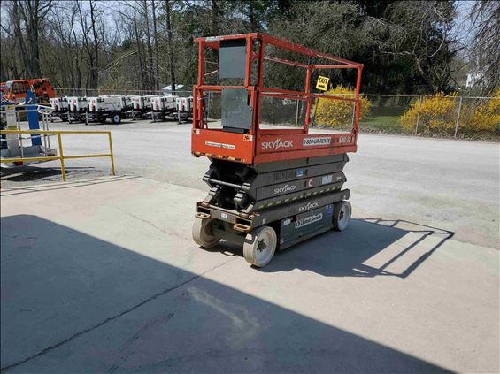 2014 Skyjack SJIII3226 Scissor Lift
