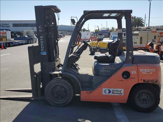 2015 Toyota 8FD35U Warehouse Forklift
