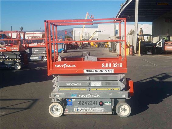 2014 Skyjack SJIII3219 Scissor Lift