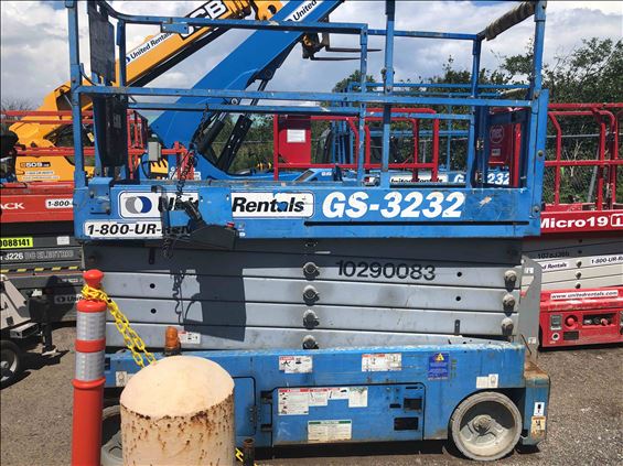 2014 Genie GS-3232 Scissor Lift