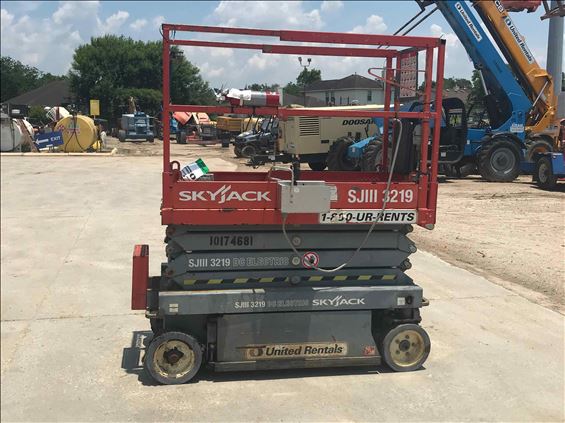 2013 Skyjack SJIII3219 Scissor Lift