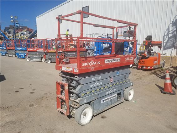 2014 Skyjack SJIII3226 Scissor Lift