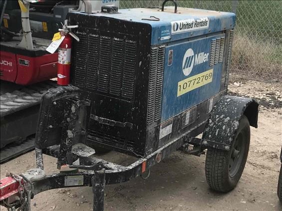 2018 Miller Welders Big Blue 300R Welder