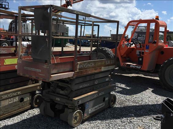 2014 Skyjack SJIII3219 Scissor Lift