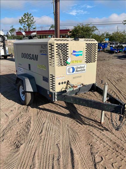 2014 Doosan P425/HP375WCUT4 Air Compressor