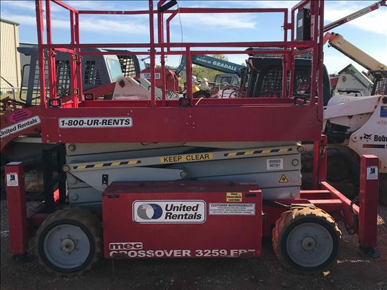 2013 MEC 3259 ERT Scissor Lift