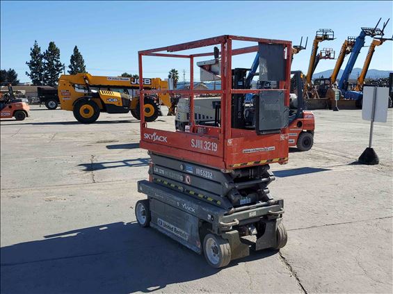 2013 Skyjack SJIII3219 Scissor Lift