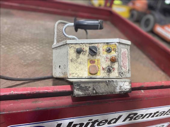 2015 MEC 2659ERT Scissor Lift