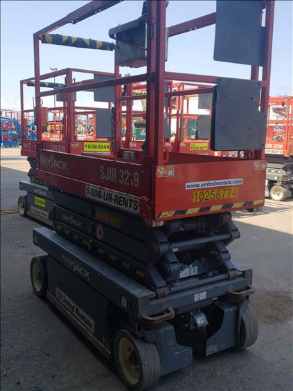 2014 Skyjack SJIII3219 Scissor Lift