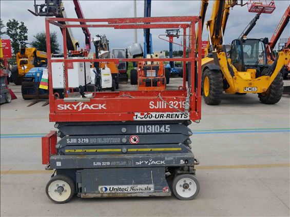 2013 Skyjack SJIII3219 Scissor Lift