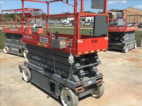 2015 Skyjack SJIII3226 Scissor Lift