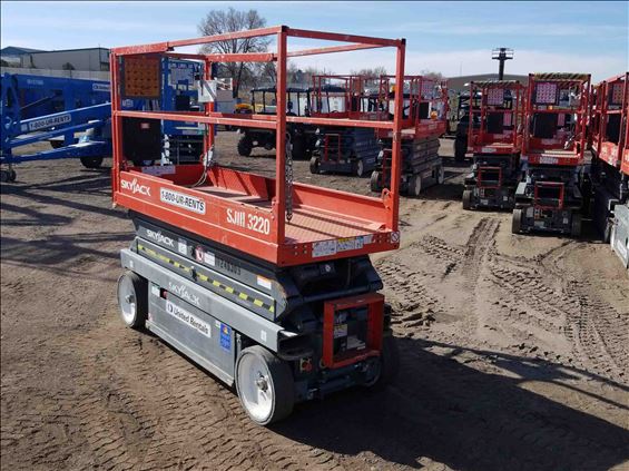 2014 Skyjack SJIII3220 Scissor Lift