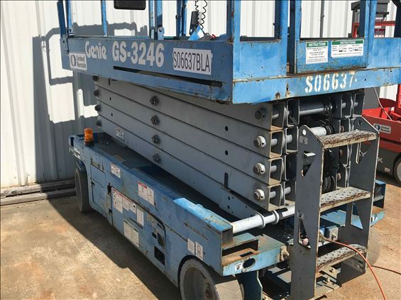 2013 Genie GS-3246 Scissor Lift