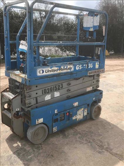 2014 Genie GS-1930 Scissor Lift