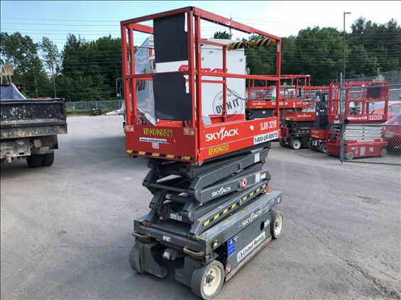 2014 Skyjack SJIII3219 Scissor Lift