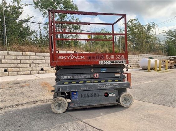2013 Skyjack SJIII3219 Scissor Lift