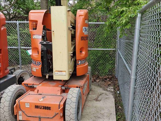 2013 JLG E300AJP Boom Lift