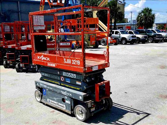 2013 Skyjack SJIII3219 Scissor Lift