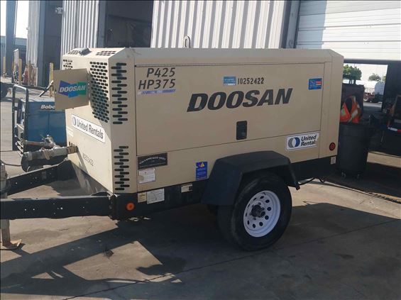 2014 Doosan P425/HP375WCUT4 Air Compressor