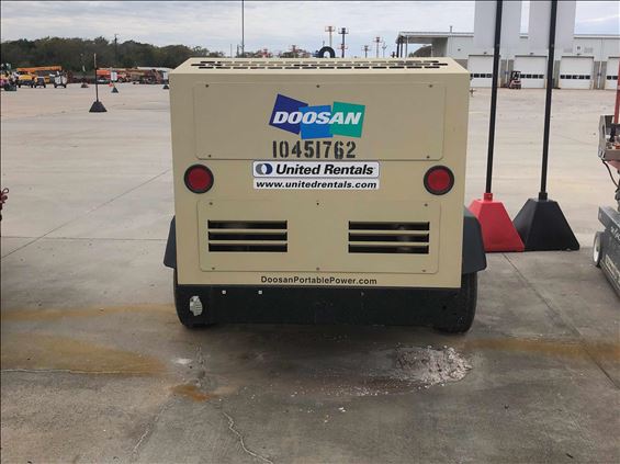 2016 Doosan P425/HP375WCU Air Compressor
