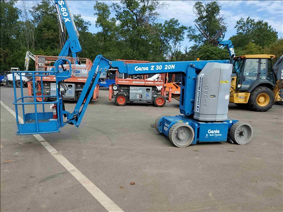 2013 Genie Z-30/20N Boom Lift