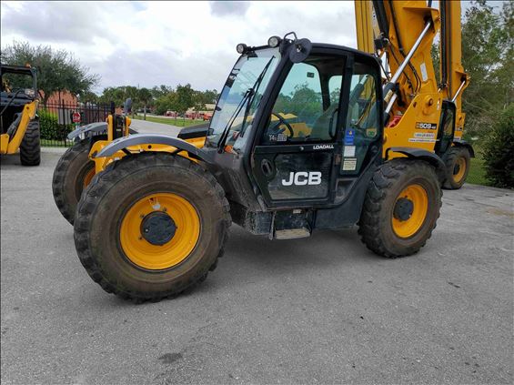 2015 JCB 509-42 S Rough Terrain Forklift