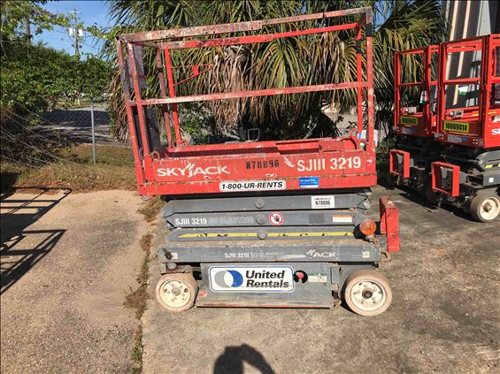 2013 Skyjack SJIII3219 Scissor Lift