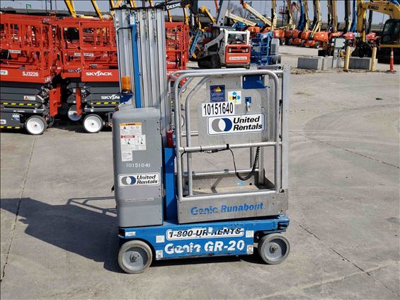 2013 Genie GR-20 Vertical Lift